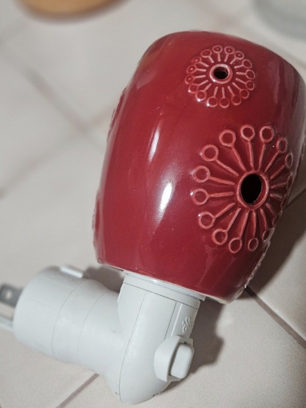 Scentsy Red Ceramic Plug-In Warmer